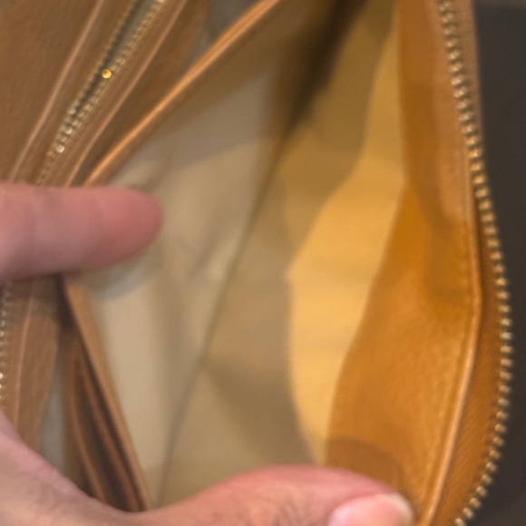 Tory Burch Amanda Continental Brown Leather Zip Around Wallet - Picture 12 of 16